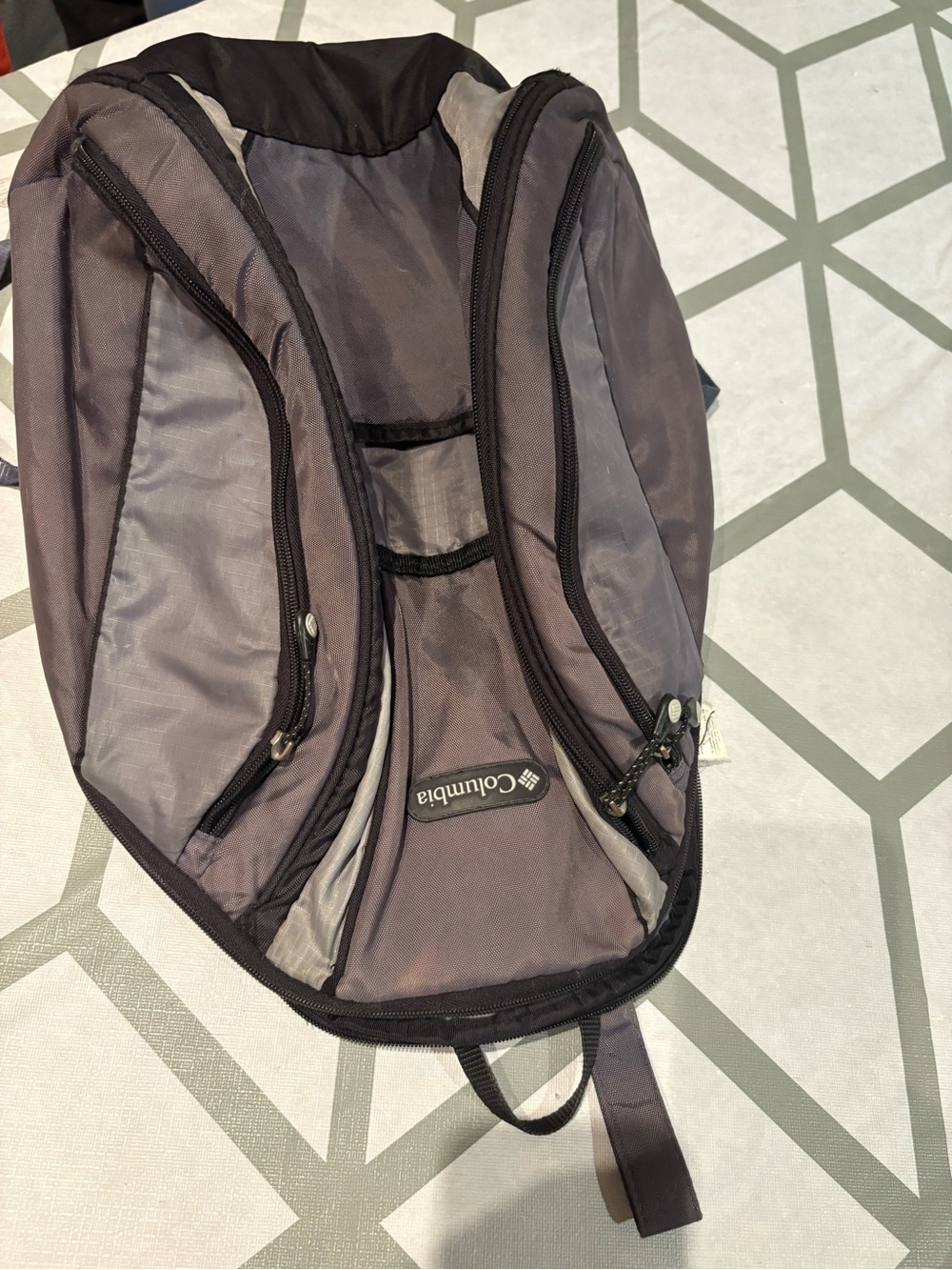 Columbia Men's Gray and Black Backpack
